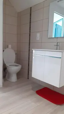 Salle de bains dans l'établissement Maison calme individuelle proche du Mont st Michel