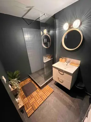 Salle de bains dans l'établissement Loveroom En Aparté Caen