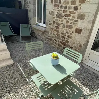 Balcon ou terrasse dans l'établissement L Entre-Deux-Gîtes à Saint-Marcan-Baie du Mont-Saint-Michel