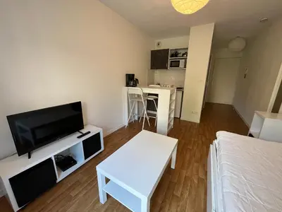 Cuisine ou kitchenette dans l'établissement Acajou, Studio avec terrasse et parking privé