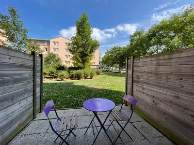 Jardin de l'établissement Acajou, Studio avec terrasse et parking privé