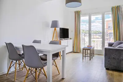 Télévision ou salle de divertissement dans l'établissement Résidence Port Guillaume - maeva Home - 3 Pièces 6 Personnes Sélection MAE-2368