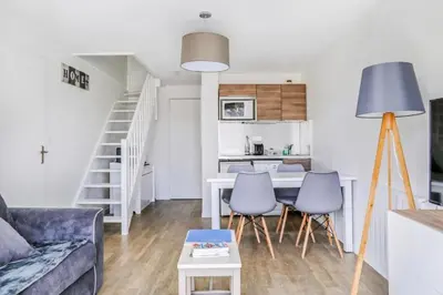 Cuisine ou kitchenette dans l'établissement Résidence Port Guillaume - maeva Home - 3 Pièces 6 Personnes Sélection MAE-2368