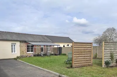 Jardin de l'établissement Maison proche du Mont Saint Michel (10mn) 4/5 pers