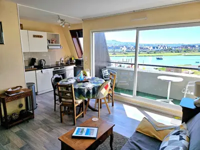 Balcon ou terrasse dans l'établissement Duplex mer F2 TV Fibre 5 vélos à disposition