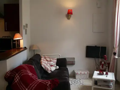 Télévision ou salle de divertissement dans l'établissement Dodo et tartines B&B