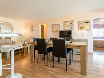 Télévision ou salle de divertissement dans l'établissement Apartment Cap Cabourg-31 by Interhome
