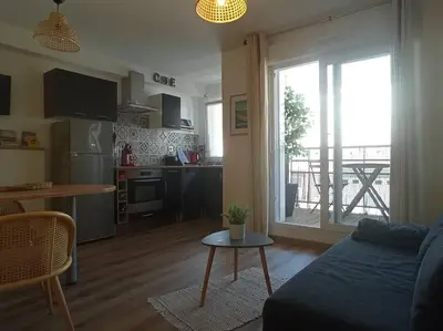 Cuisine ou kitchenette dans l'établissement A 50 m de la plage, appartement de 35 m2 : Les pieds salés