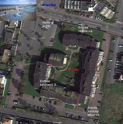 Vue panoramique sur l'établissement Le Petit Matelot, studio fonctionnel avec loggia