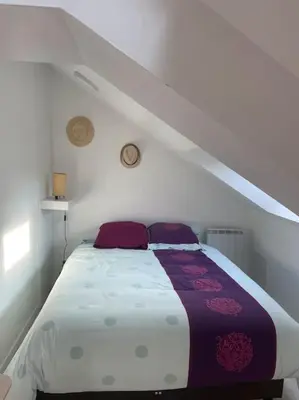 Un ou plusieurs lits dans un hébergement de l'établissement Maison de ville avec parking - Caen centre