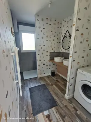 Salle de bains dans l'établissement La Celthane