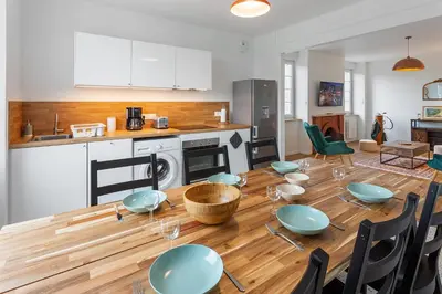 Cuisine ou kitchenette dans l'établissement Loft british au pied du Mont !