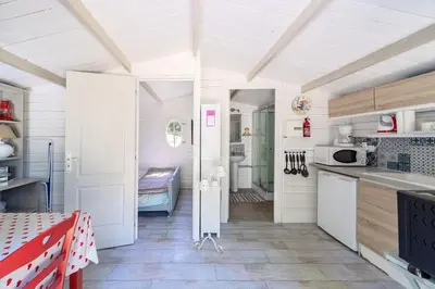 Cuisine ou kitchenette dans l'établissement Domaine de la calotine classé 4 étoiles