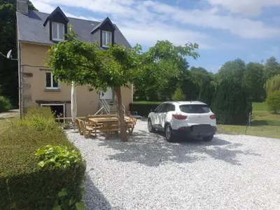 Jardin de l'établissement GITE LE MOULIN en Baie du MONT ST MICHEL