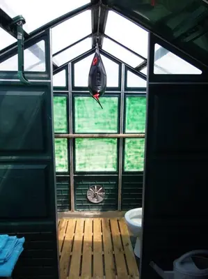 Salle de bains dans l'établissement Cabane de douanier en baie du Mont Saint Michel hébergement insolite