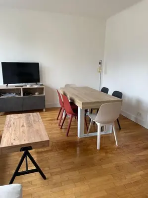 Télévision ou salle de divertissement dans l'établissement Appartement 3 Chambres lumineux Caen hyper CENTRE