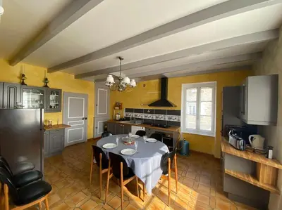 Cuisine ou kitchenette dans l'établissement Cancale « la ville es gris »