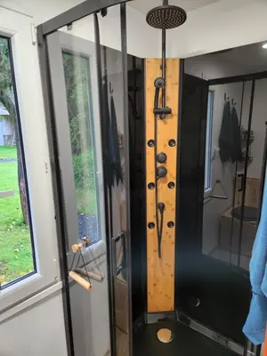 Salle de bains dans l'établissement le cocon d'amour 