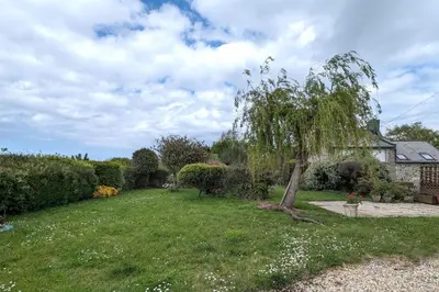 Jardin de l'établissement Rare pearl with garden facing the sea