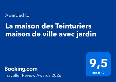 Certificat, récompense, panneau ou autre document affiché dans l'établissement La maison des Teinturiers maison de ville avec jardin