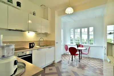 Cuisine ou kitchenette dans l'établissement La Brise Cancalaise - Maison typique avec vue mer
