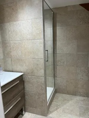 Salle de bains dans l'établissement Bayeux