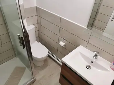Salle de bains dans l'établissement Appartement accès direct à la plage