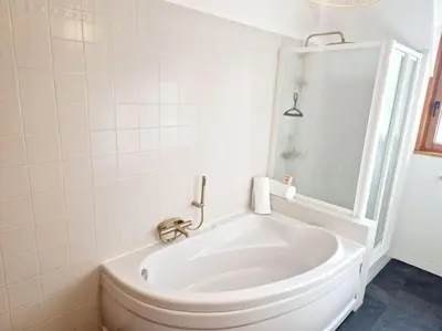 Salle de bains dans l'établissement Le Panoramique