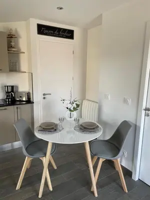 Cuisine ou kitchenette dans l'établissement AU CHARME DES MAREES