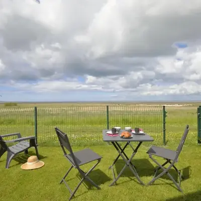 Holiday Home Les yeux dans la baie by Interhome