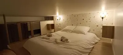 Un ou plusieurs lits dans un hébergement de l'établissement Antares - SILS --- 2 chambres séparées en mezzanine