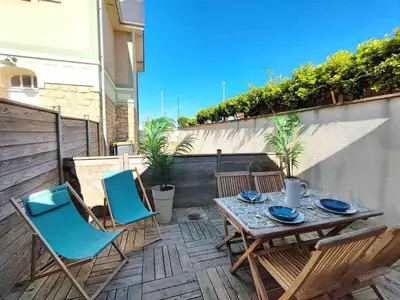 Balcon ou terrasse dans l'établissement Cosy Villa by sea ! - two terraces