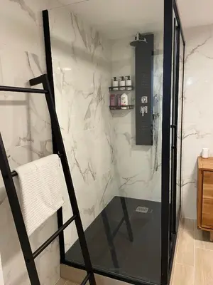 Salle de bains dans l'établissement Le studio d'Arry