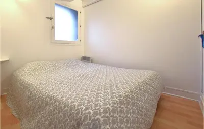 Un ou plusieurs lits dans un hébergement de l'établissement Beautiful Home In Montmartin-Sur-Mer