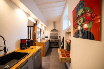 Cuisine ou kitchenette dans l'établissement Ferme de la Tour