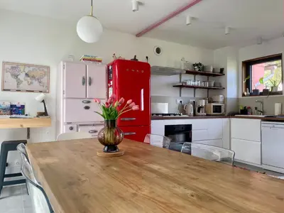 Cuisine ou kitchenette dans l'établissement La Maison Rose - Côté Terre by Melrose