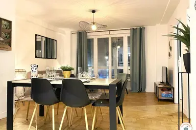 Plan de l'établissement La Loggia - Vue Centre Ville Proche Château
