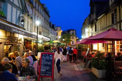 Clients de l'établissement Le Triplex St-Laurent - Quartier Historique de Caen