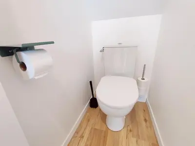 Salle de bains dans l'établissement Maison 30m2 - 1 chambre - Jardin