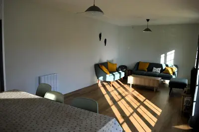 Coin salon dans l'établissement Les 7 lutins - Maison avec jardin, wifi, parking