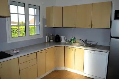 Cuisine ou kitchenette dans l'établissement Les 7 lutins - Maison avec jardin, wifi, parking
