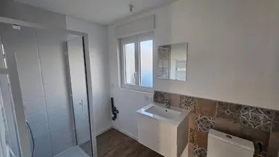 Salle de bains dans l'établissement Nid douillet en Suisse Normande