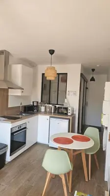 Cuisine ou kitchenette dans l'établissement Nid douillet en Suisse Normande