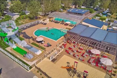 Piscine de l'établissement Mobil home Ouistreham ou située à proximité