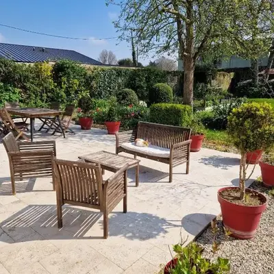 1 chambre 2 personnes dans une maison avec jardin proche centres d'intérêt et commerces