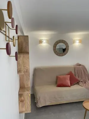 Coin salon dans l'établissement Les Maisons d'Auré: Le studio