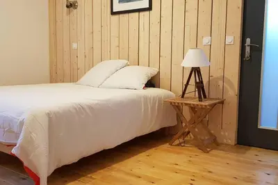 Un ou plusieurs lits dans un hébergement de l'établissement L'Ancre du Bessin - Proximité Bayeux et plages du débarquement - D-DAY - Spa en option - Accessible PMR