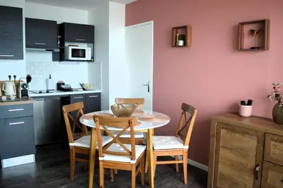 Cuisine ou kitchenette dans l'établissement L'Esperluette - magnifique vue mer et balcon
