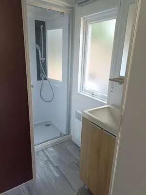 Salle de bains dans l'établissement Riva Bella chez Caraphou