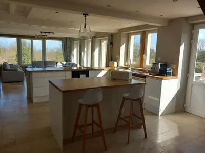 Cuisine ou kitchenette dans l'établissement Maison de campagne la mer en horizon